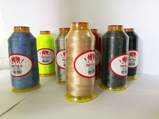 120D 100% polyester de broderie fil 5000 mètres par cône pour la broderie et la couture