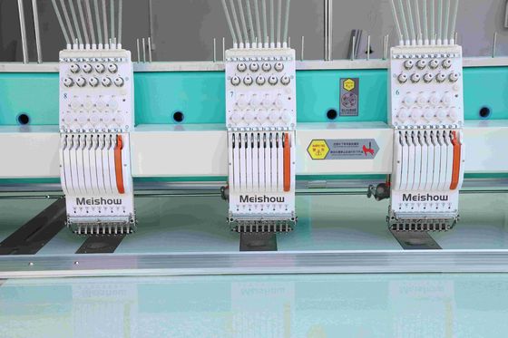 6 couleurs machine à broderie plate multi-tête avec fonction de découpage automatique
