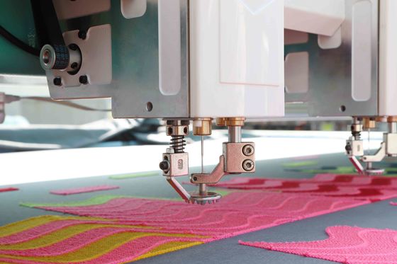 30 têtes 6 machines à broder avec des aiguilles Machine à broder des serviettes à grande vitesse