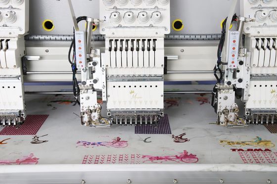 Machine de broderie de séquins commerciaux 15 têtes 9 aiguilles 1 an de garantie