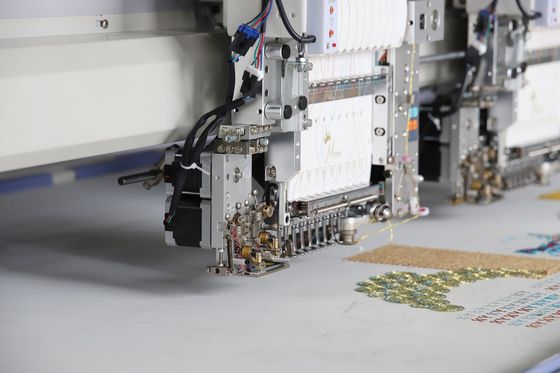 6 têtes Machine de broderie par ordinateur 13 langues avec fonction de broderie par câblage