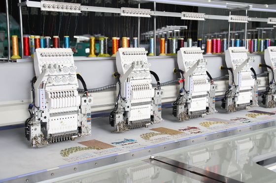 6 têtes Machine de broderie par ordinateur 13 langues avec fonction de broderie par câblage