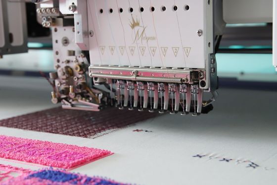 13 langues La machine à broder les séquins La machine à broder les ordinateurs à grande vitesse