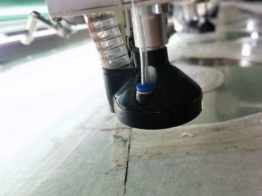 Machine de broderie à découpe laser 40W-80W 20 têtes pour 2 couches de coupe de tissu